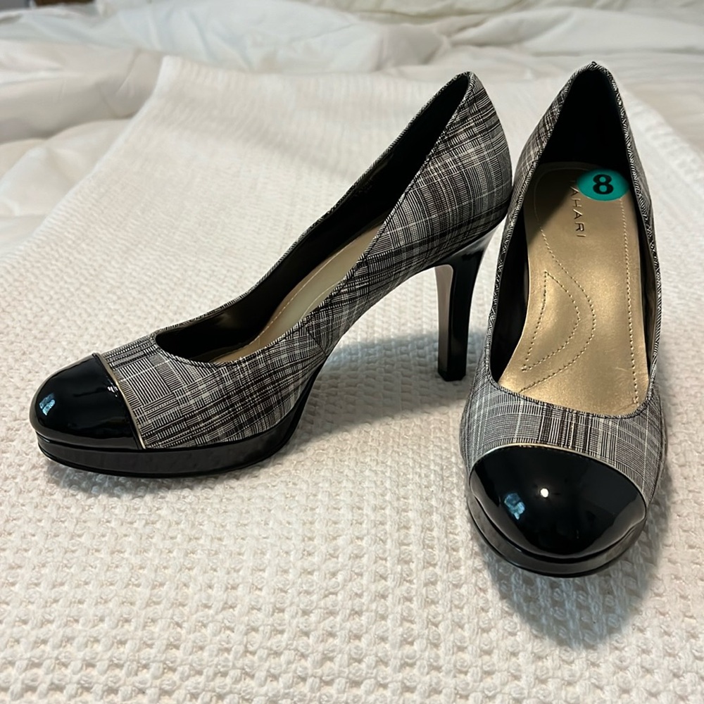 Tahari 8M Laurie Plaid & Patent Leather Platform Heels